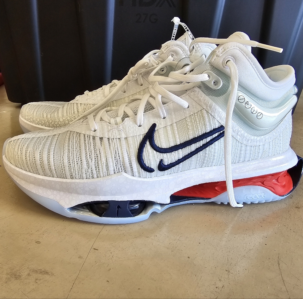 NWT Nike AIR Zoom GT Jump 2 EP Mens Size 10